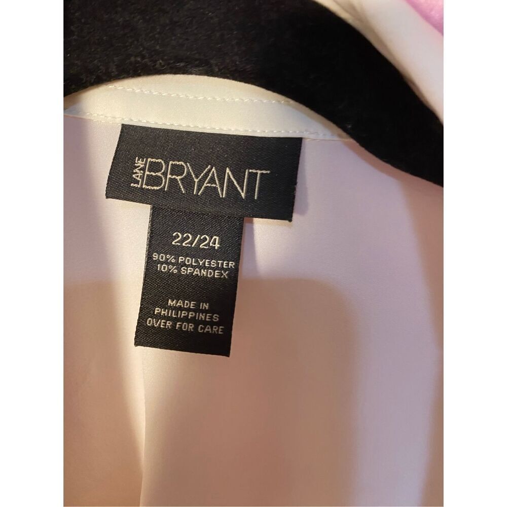 Lane Bryant women’s plus size ivory white 3/4 sleeve blouse, 22/24 - Picture 3 of 3